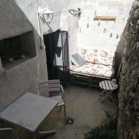 Charmant Appartement En Centre-Ville Medieval Gigean ภายนอก รูปภาพ