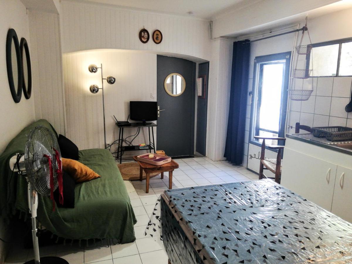 Charmant Appartement En Centre-Ville Medieval Gigean ภายนอก รูปภาพ