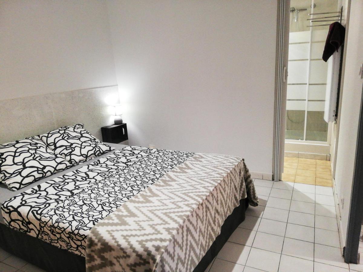Charmant Appartement En Centre-Ville Medieval Gigean ภายนอก รูปภาพ