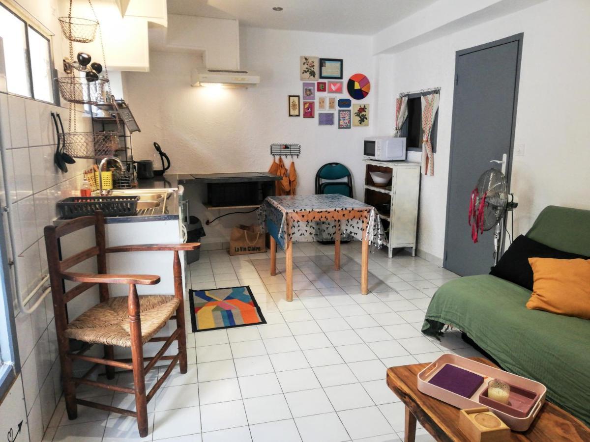 Charmant Appartement En Centre-Ville Medieval Gigean ภายนอก รูปภาพ