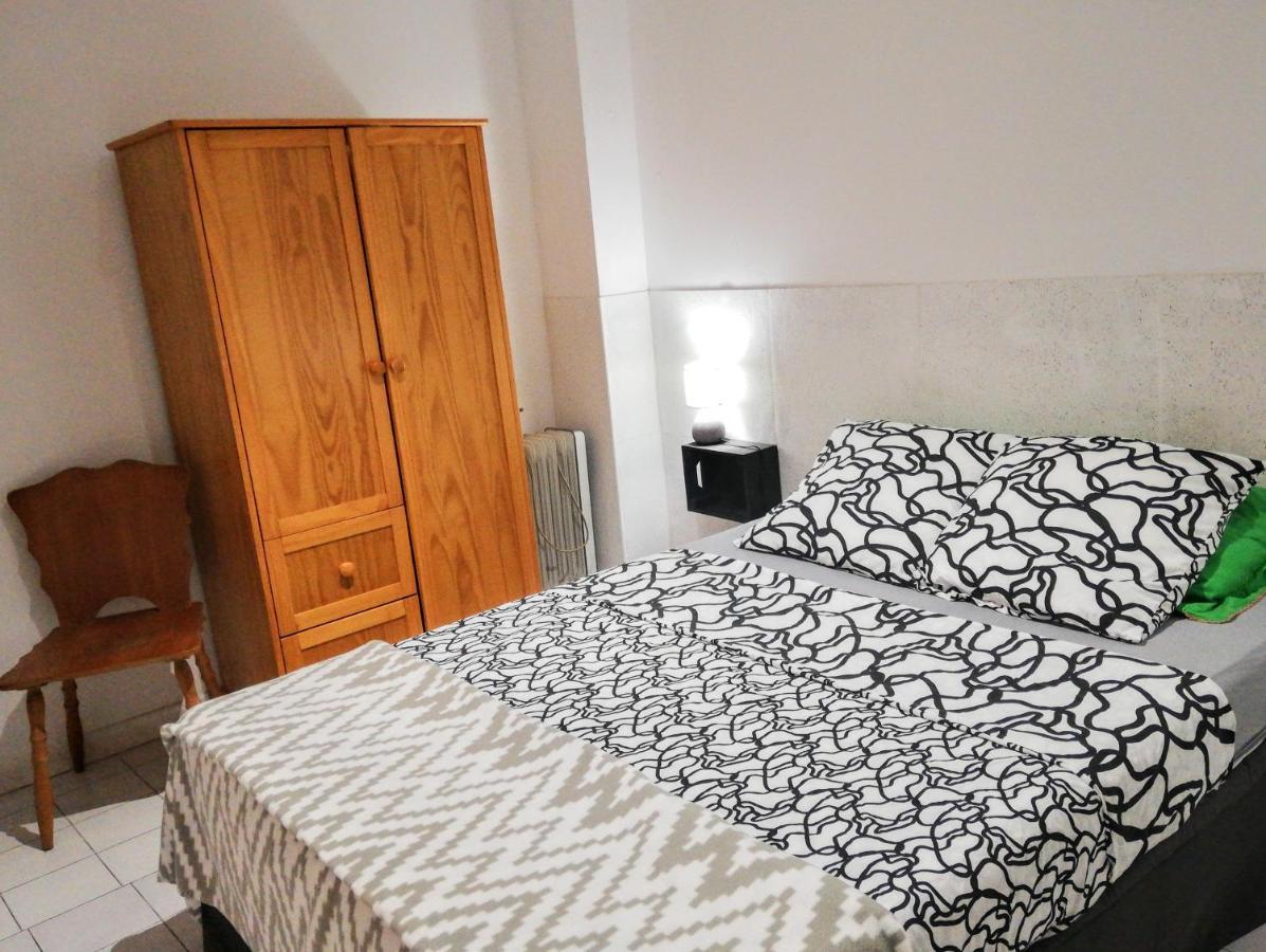 Charmant Appartement En Centre-Ville Medieval Gigean ภายนอก รูปภาพ